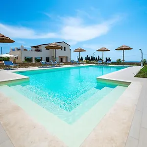  Bed & Breakfast Carmiano: Luxury Seaside Retreat With And Pool